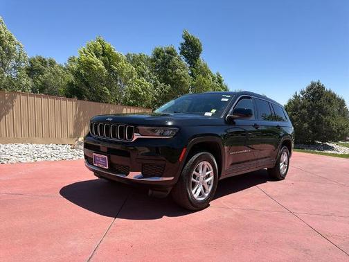 Diamond Black 2023 Jeep Grand Cherokee LAREDO