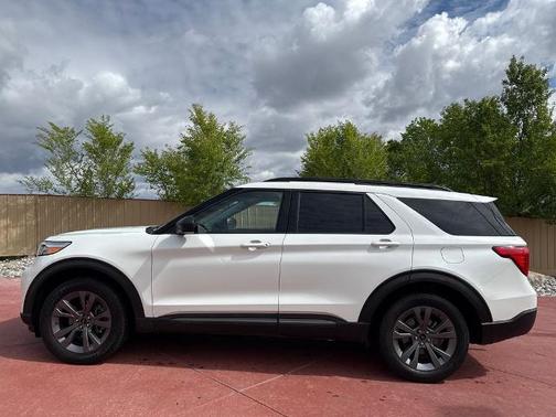 STAR WHITE MET TRI-COAT 2021 Ford Explorer XLT