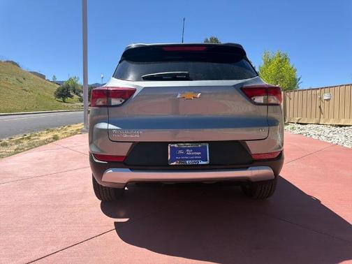 Sterling Gray Metallic 2025 Chevrolet Trailblazer LT