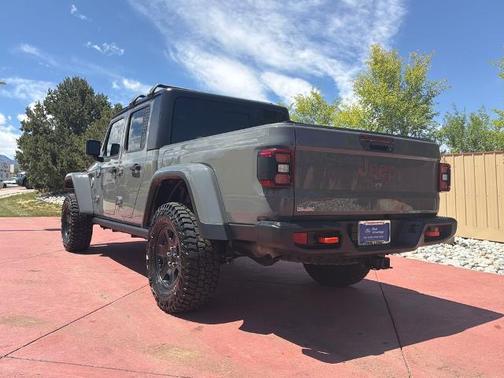 Sting Gray Clearcoat 2021 Jeep Gladiator MOJAVE