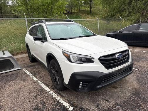 Crystal White Pearl 2021 Subaru Outback ONYX EDITION XT
