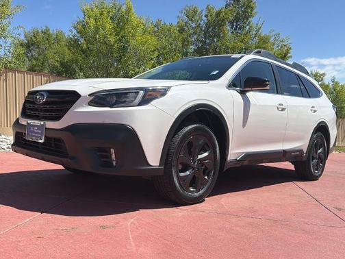 Crystal White Pearl 2021 Subaru Outback ONYX EDITION XT