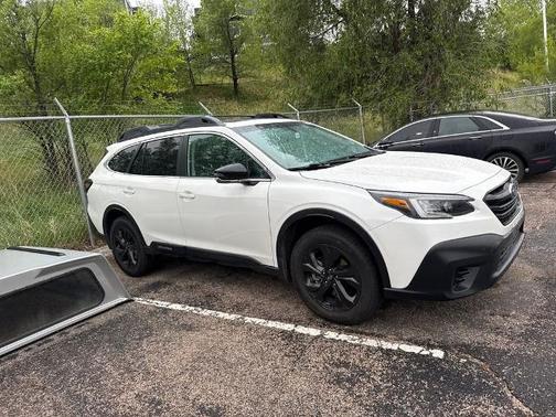 Crystal White Pearl 2021 Subaru Outback ONYX EDITION XT