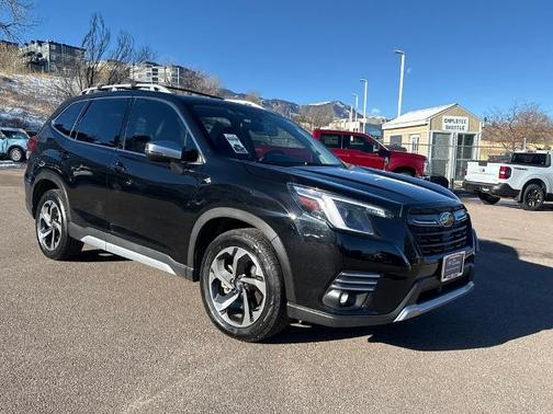 2023 Subaru Forester TOURING