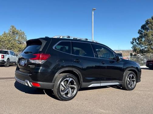 2023 Subaru Forester TOURING