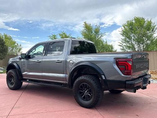 CARBONIZED GRAY METALLIC 2024 Ford F-150 RAPTOR