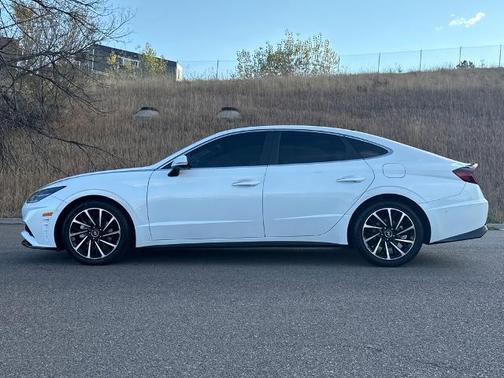 2021 Hyundai SONATA LIMITED