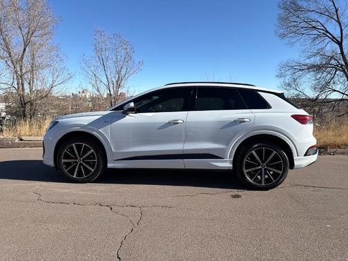 2022 Audi Q4 e-tron 50 PREMIUM