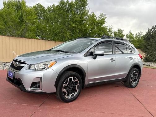 Ice Silver Metallic 2017 Subaru Crosstrek 2.0I PREMIUM