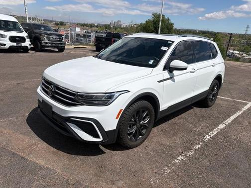 Pure White 2022 Volkswagen Tiguan 2.0T SE