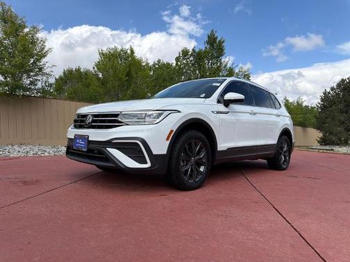Pure White 2022 Volkswagen Tiguan 2.0T SE