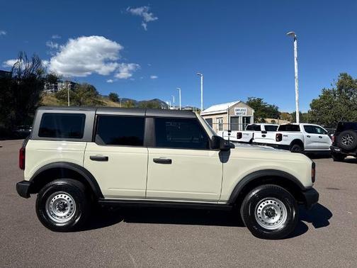 2025 Ford Bronco BASE