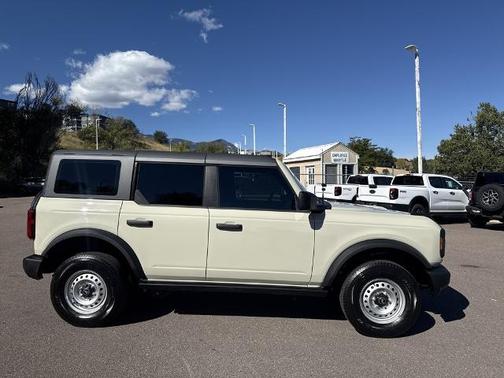 2025 Ford Bronco BASE