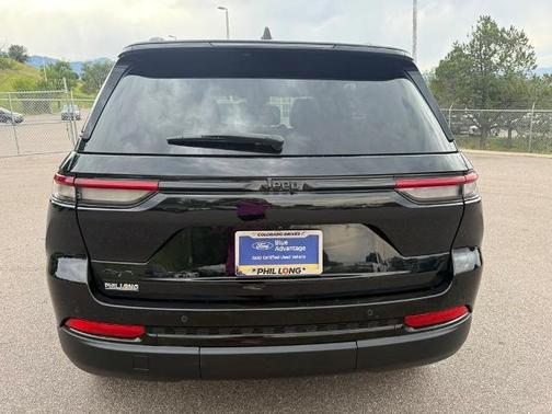 2023 Jeep Grand Cherokee LAREDO