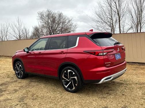 2024 Mitsubishi Outlander SE