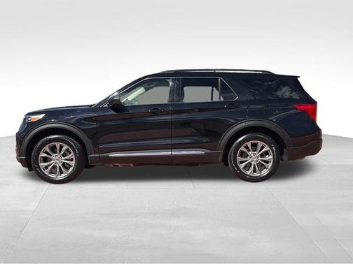 AGATE BLACK METALLIC 2022 Ford Explorer XLT