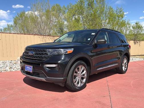 AGATE BLACK METALLIC 2022 Ford Explorer XLT
