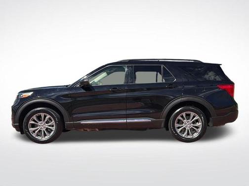 AGATE BLACK METALLIC 2022 Ford Explorer XLT