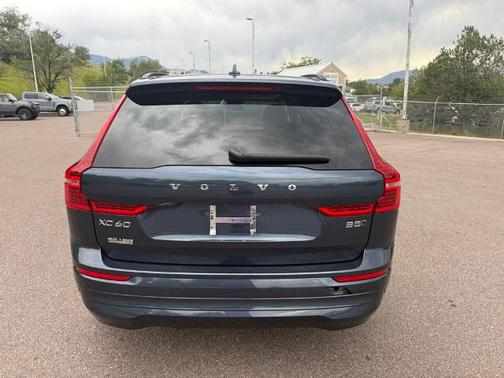 2022 Volvo XC60 B5 MOMENTUM