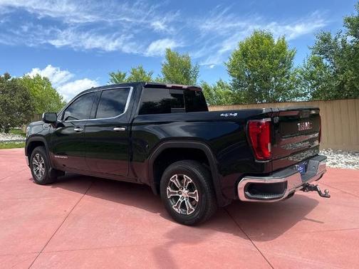 Black 2020 GMC Sierra 1500 SLT
