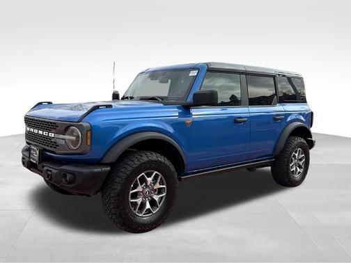 VELOCITY BLUE METALLIC 2025 Ford Bronco BADLANDS