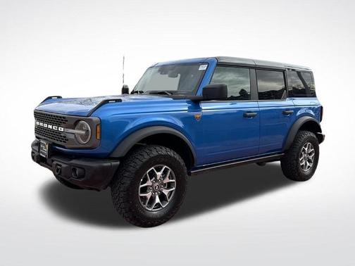VELOCITY BLUE METALLIC 2025 Ford Bronco BADLANDS