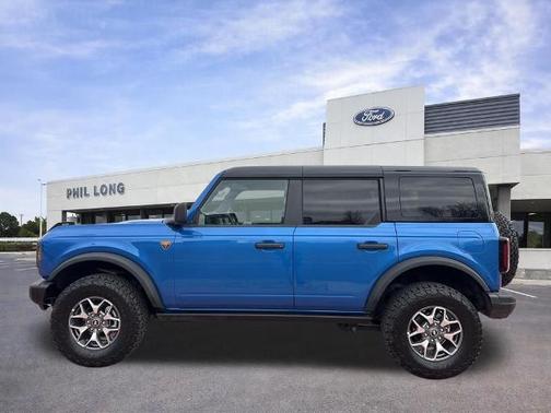VELOCITY BLUE METALLIC 2025 Ford Bronco BADLANDS
