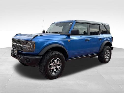 VELOCITY BLUE METALLIC 2025 Ford Bronco BADLANDS