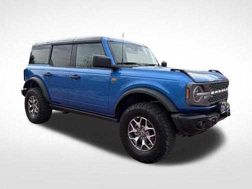 VELOCITY BLUE METALLIC 2025 Ford Bronco BADLANDS