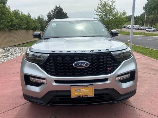 ICONIC SILVER METALLIC 2024 Ford Explorer ST