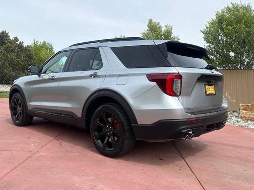 ICONIC SILVER METALLIC 2024 Ford Explorer ST