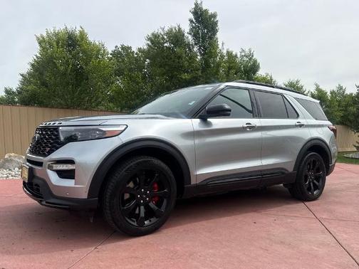 ICONIC SILVER METALLIC 2024 Ford Explorer ST