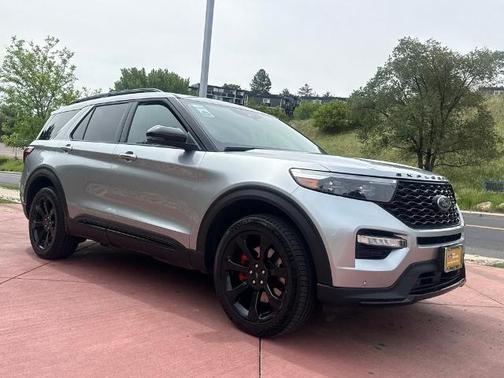ICONIC SILVER METALLIC 2024 Ford Explorer ST
