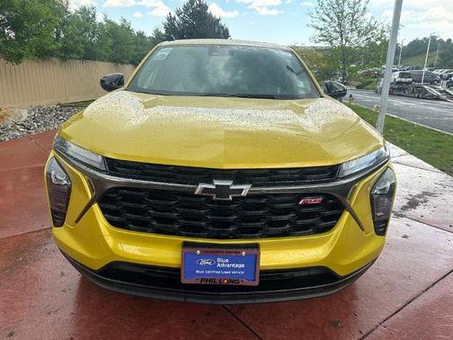 Nitro Yellow 2024 Chevrolet Trax 1RS