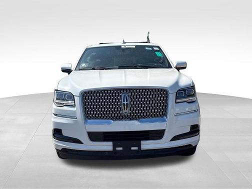 PRISTINE WHITE METALLIC 3C 2024 Lincoln Navigator L RESERVE