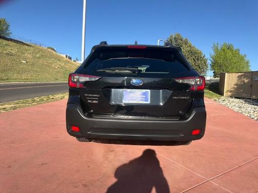 Crystal Black Silica 2025 Subaru Outback PREMIUM