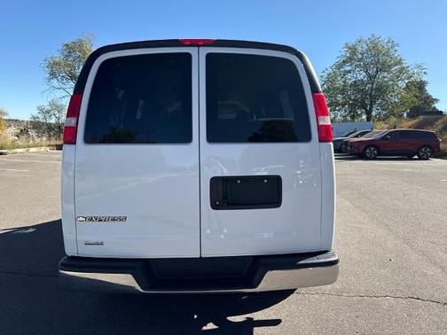 2018 Chevrolet Express 2500 LT