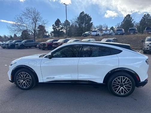 2024 Ford Mustang Mach-E PREMIUM