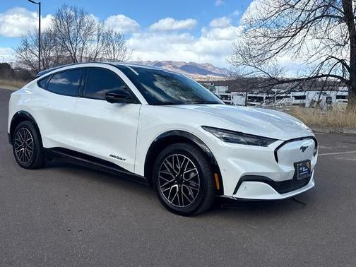 2024 Ford Mustang Mach-E PREMIUM