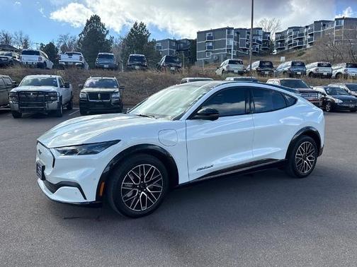 2024 Ford Mustang Mach-E PREMIUM