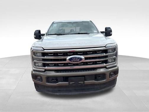 STAR WHITE METALLIC 2026 Ford F-350 KING RANCH