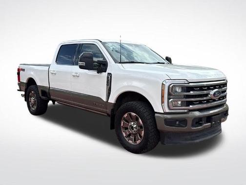 STAR WHITE METALLIC 2026 Ford F-350 KING RANCH
