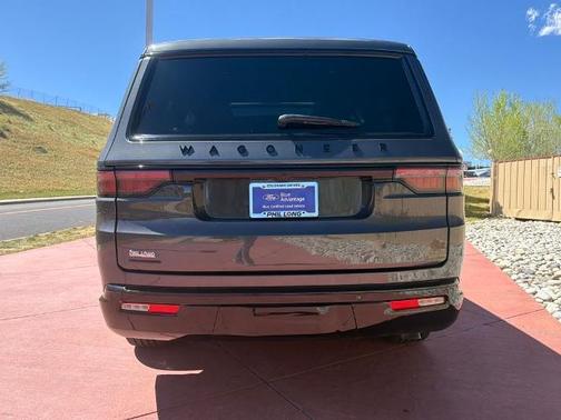 Metallic 2023 Jeep Wagoneer SERIES II