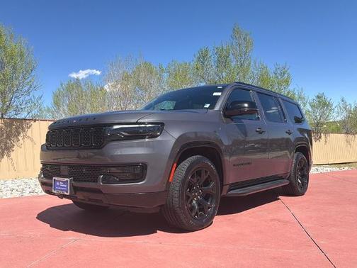 Metallic 2023 Jeep Wagoneer SERIES II