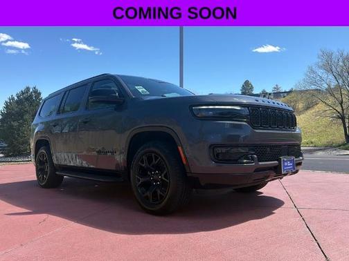 Metallic 2023 Jeep Wagoneer SERIES II