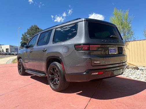 Metallic 2023 Jeep Wagoneer SERIES II