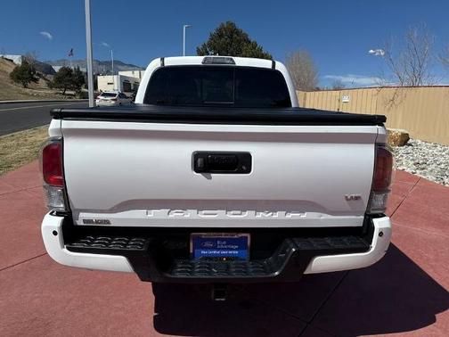 2022 Toyota Tacoma TRD OFF ROAD