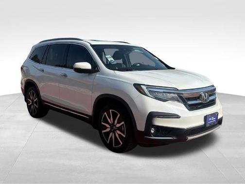 White 2021 Honda Pilot TOURING 7-PASSENGER
