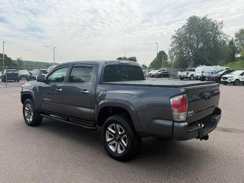 2019 Toyota Tacoma LIMITED