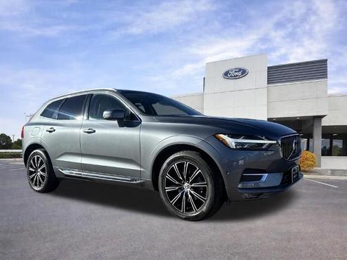 Gray Metallic 2019 Volvo XC60 T5 INSCRIPTION
